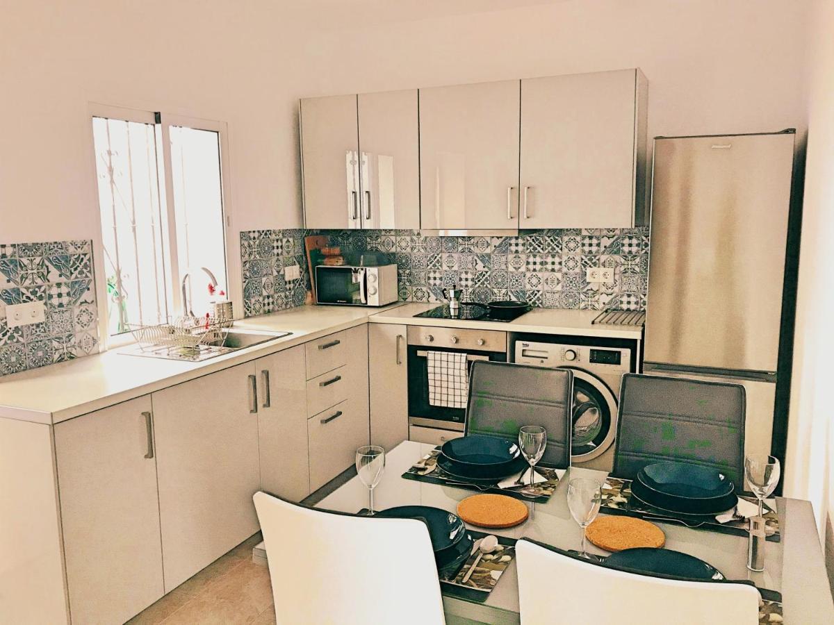 Town House With Patio In Quiet Residential Area 10 Min From Beach Torremolinos Habitación foto