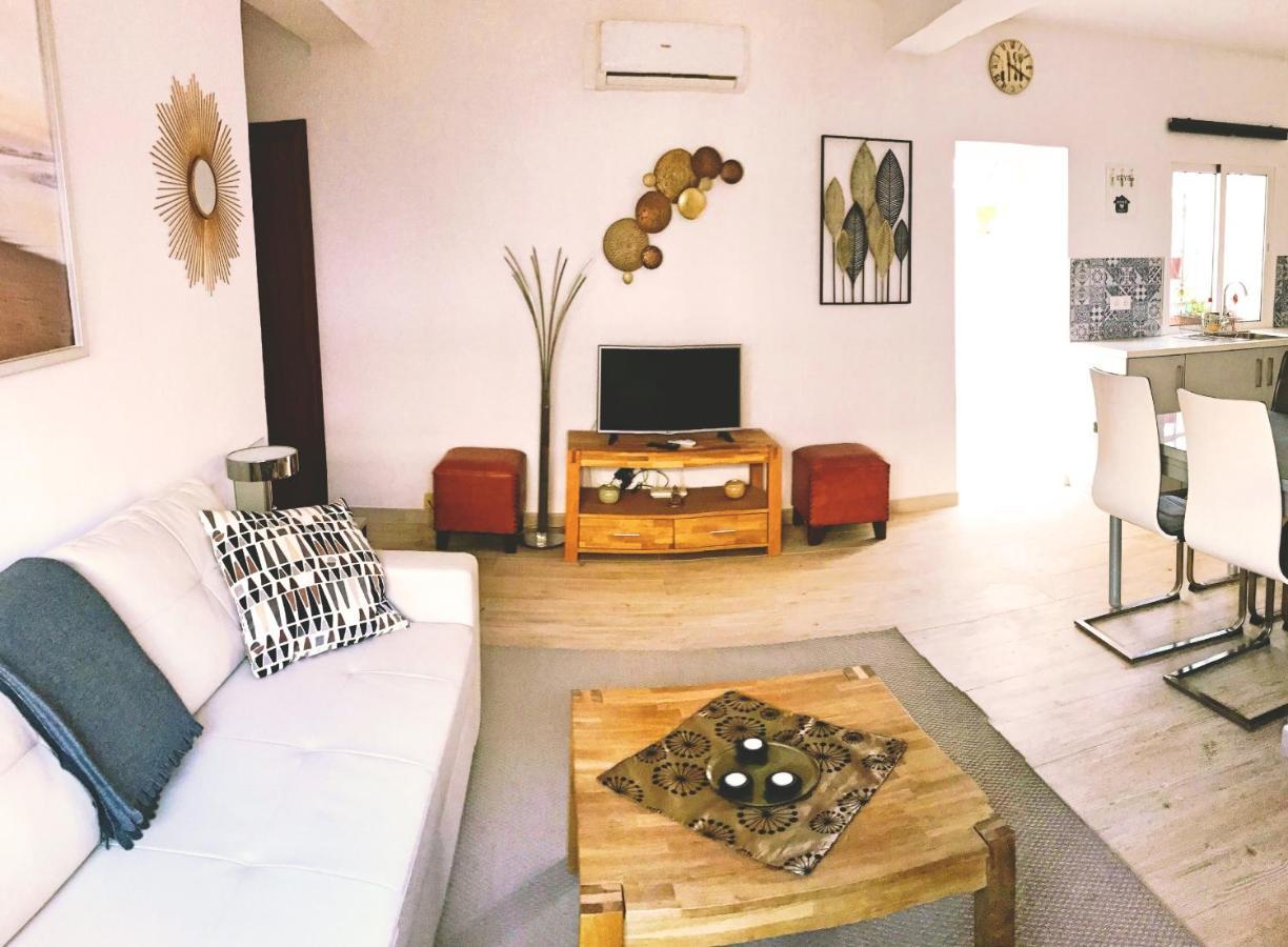 Town House With Patio In Quiet Residential Area 10 Min From Beach Torremolinos Exterior foto