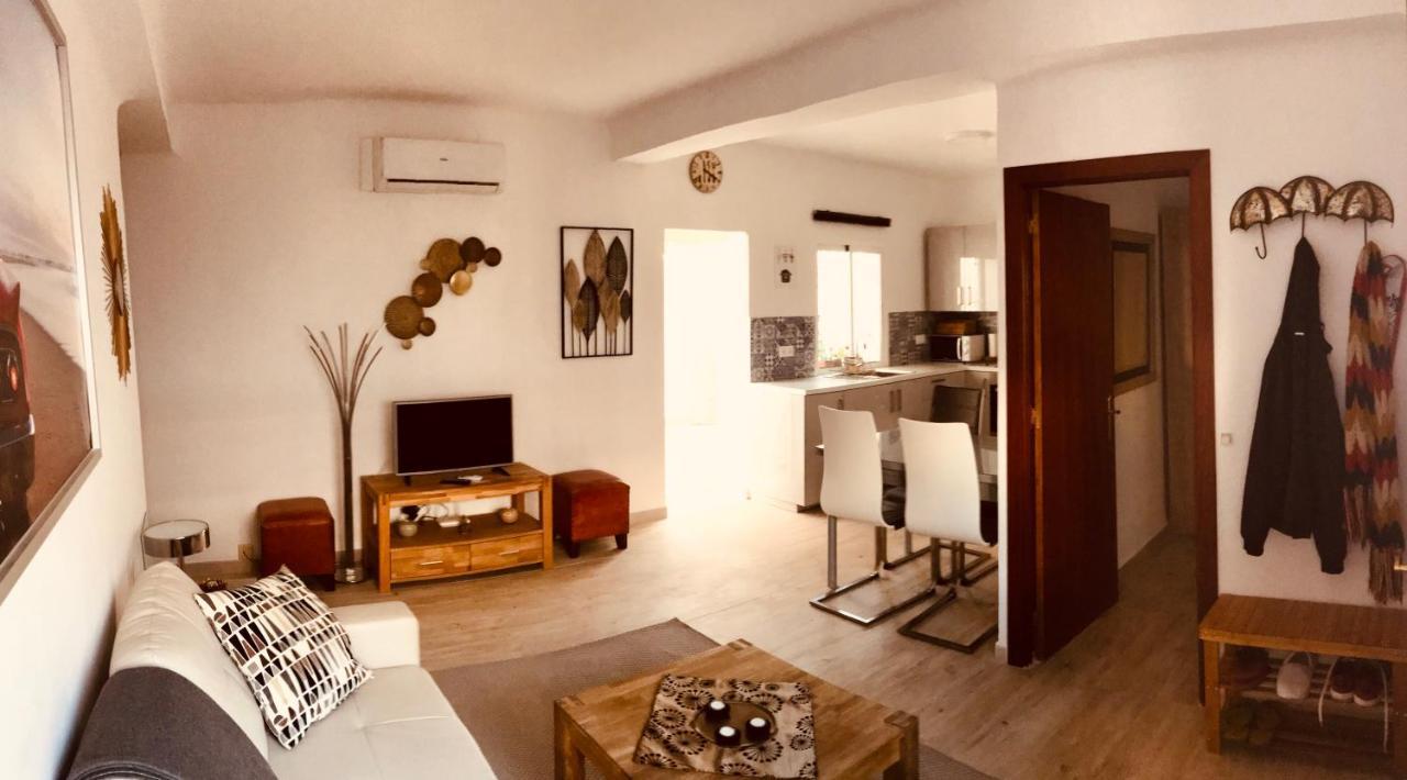 Town House With Patio In Quiet Residential Area 10 Min From Beach Torremolinos Exterior foto